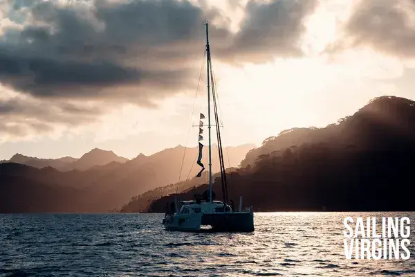 Docking Under Sail: Precise Boat Handling in Tight Marinas