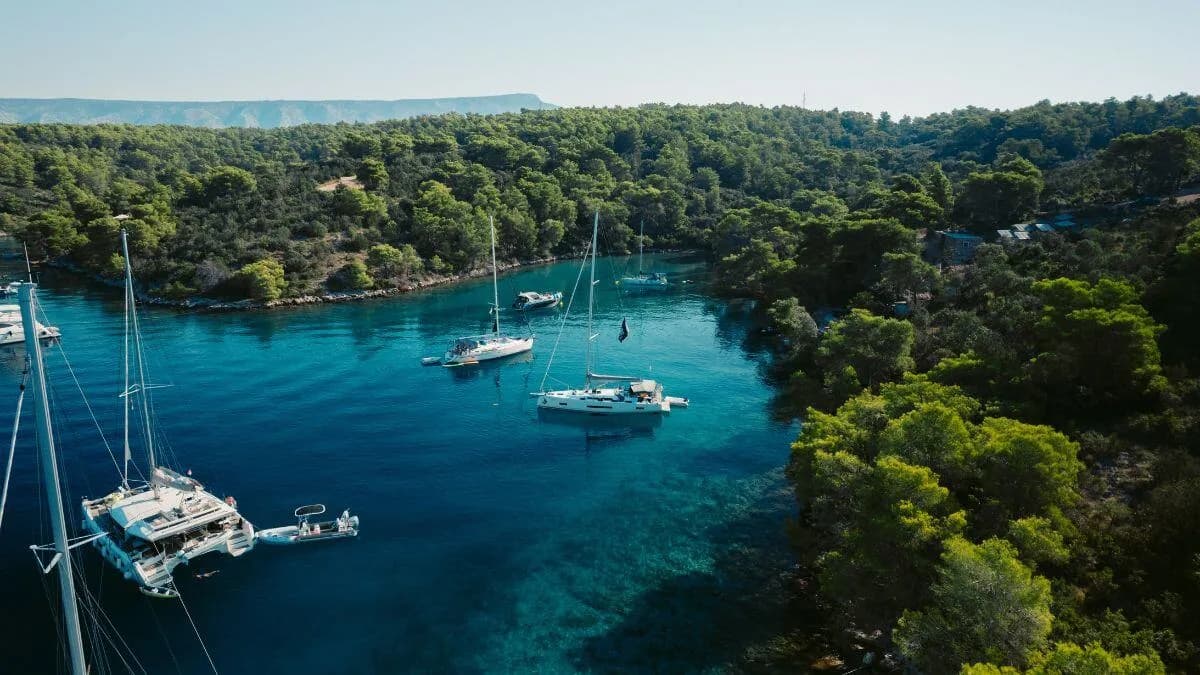 Understanding Boat Polars: Sailing Faster Using Performance Data